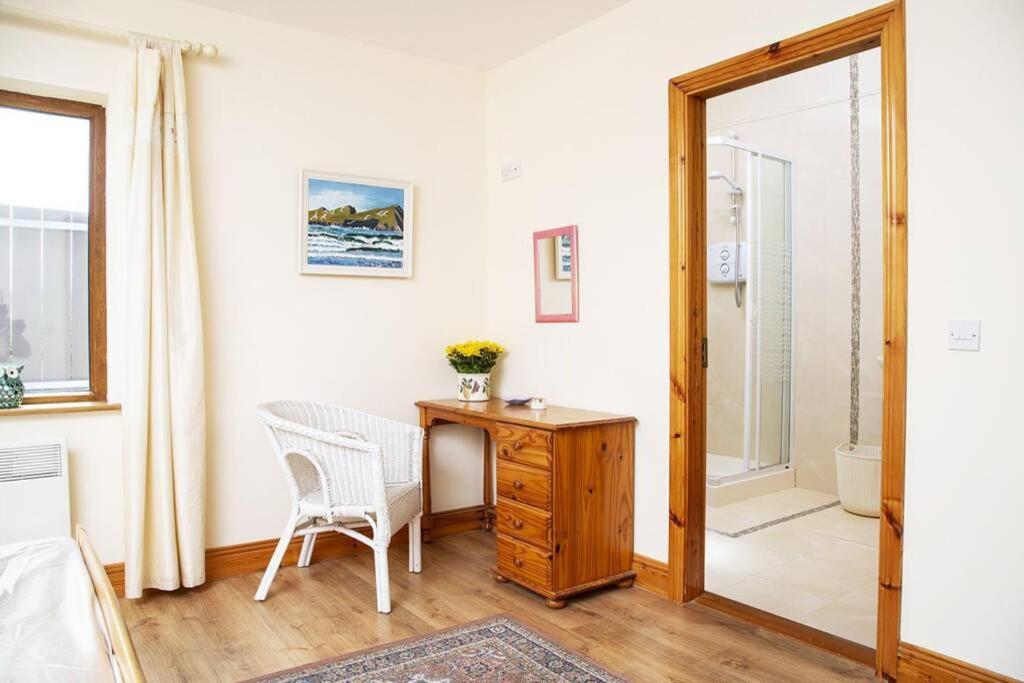 Apartment On The Wild Atlantic Way Тралий Екстериор снимка
