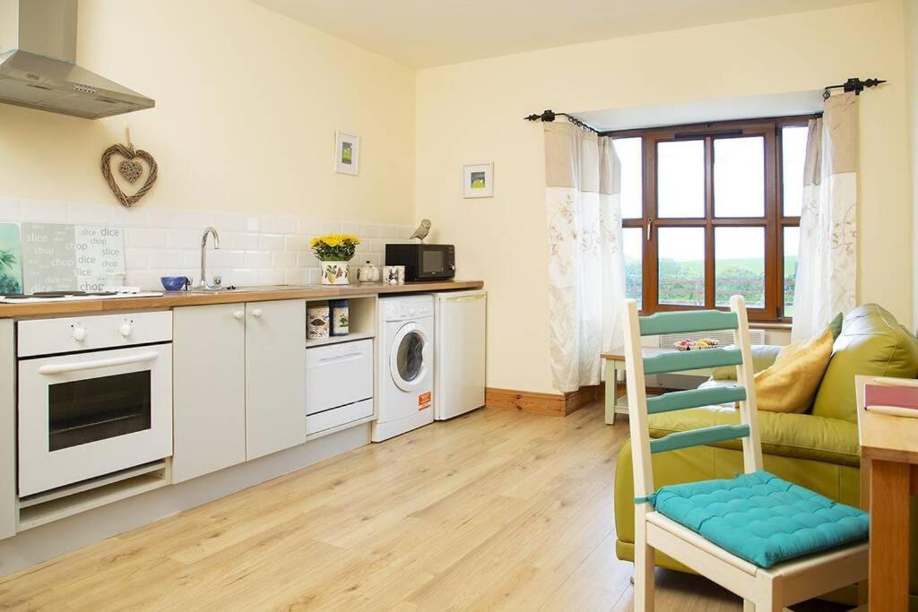 Apartment On The Wild Atlantic Way Тралий Екстериор снимка